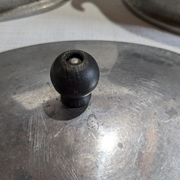 VTG Guardian Service Economy Trio Triangle Alunimum 2 Pots and 1 Lid Wood Handle - Picture 15 of 15